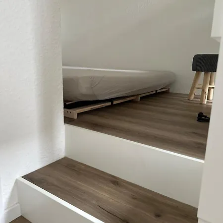 Nr 4 *